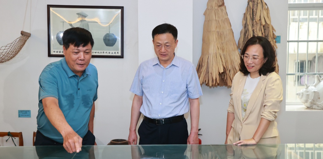 王祺扬结合开展深入贯彻中央八项规定精神学习教育调研精神文明建设暨文化产业提升工作