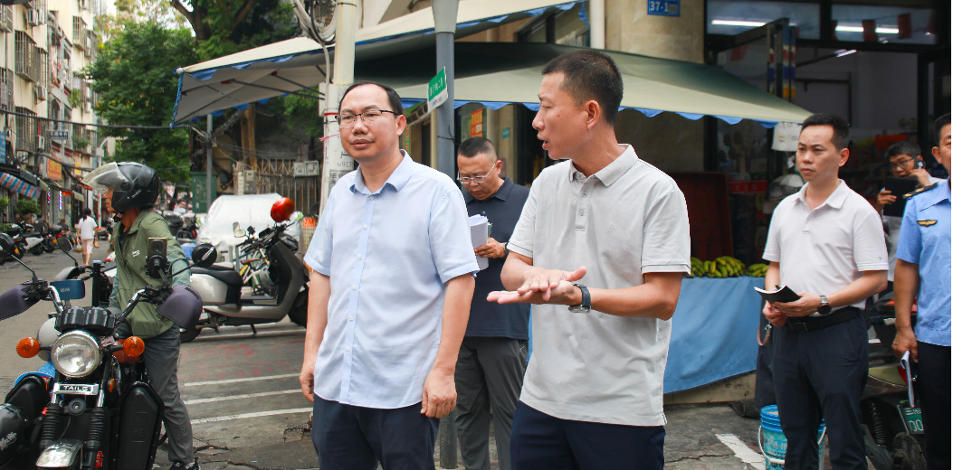 杨鸿钧调研我区社区治理工作 对重点任务再部署再推进